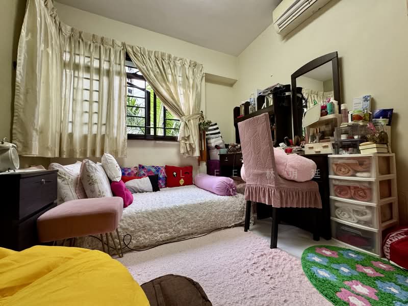 601 Jurong West Street 62 HDB Flat For Sale at S$ 900,000 | PropertyGuru Singapore - Bedroom