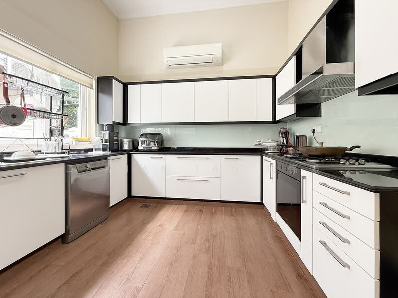 ⭐️1 KM TO ACS (PRIMARY)! RARE OPPORTUNITY IN A COVETED LANDED ESTATE!⭐️ Detached House For Sale at S$ 17,000,000 | PropertyGuru Singapore - Kitchen