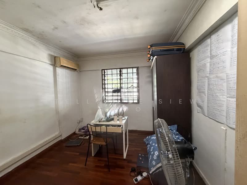 375 Clementi Avenue 4 HDB Flat For Sale at S$ 450,000 | PropertyGuru Singapore - Bedroom