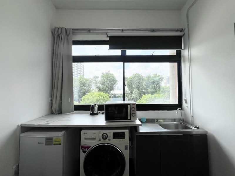 Balmoral Plaza, 271 Bukit Timah Road, Room Rental, 300 sqft, Condominium For Rent, by Elizabeth Mok, 500076289 - Kitchen - PropertyGuru.com.sg