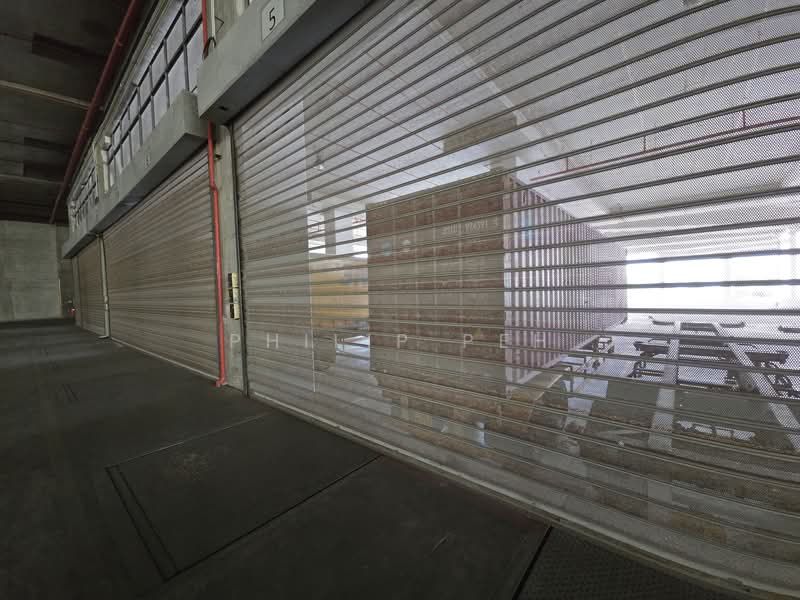 Pioneer Sector Ramp Up Ambient Dock Leveller 9m ceiling, Pioneer, Boon Lay / Jurong / Tuas, 81,000 sqft, Factory / Workshop (B2) For Rent, by Philip Peh, 500076292 - Exterior - CommercialGuru.com.sg