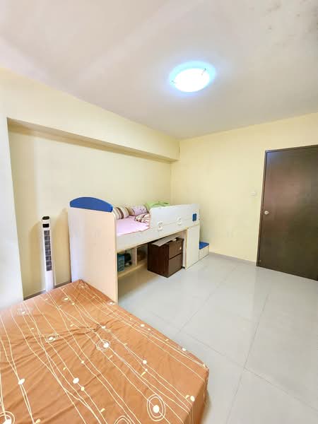 504A Montreal Drive HDB Flat For Sale at S$ 780,000 | PropertyGuru Singapore - Bedroom