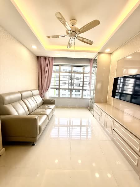 523D Tampines Central 7 HDB Flat For Sale at S$ 838,888 | PropertyGuru Singapore - Living Room