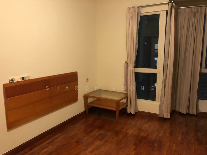 Burlington Square Apartment For Sale at S$ 1,300,000 | PropertyGuru Singapore - Bedroom