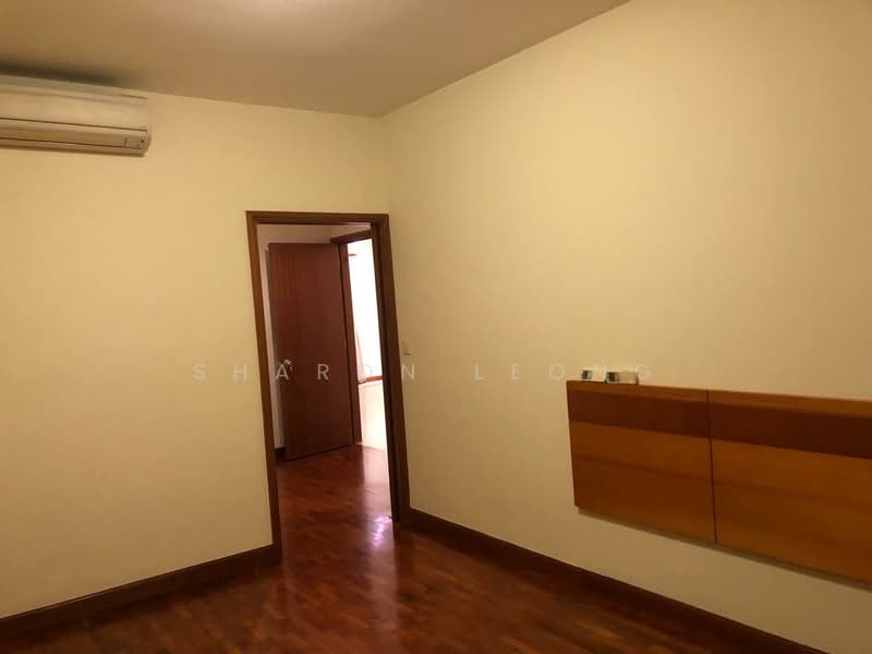 Burlington Square Apartment For Sale at S$ 1,300,000 | PropertyGuru Singapore - Bedroom