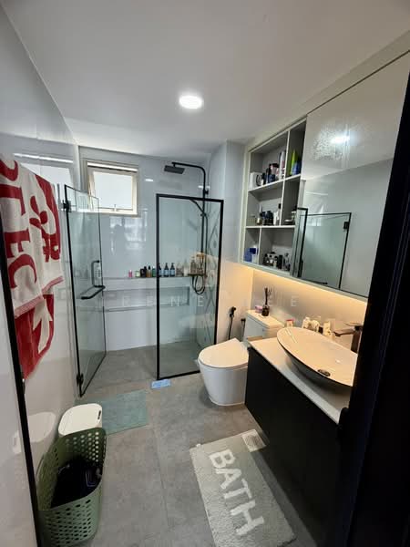 Heron Bay Executive Condominium For Sale at S$ 2,200,000 | PropertyGuru Singapore - Bathroom