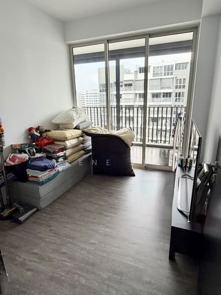 Heron Bay Executive Condominium For Sale at S$ 2,200,000 | PropertyGuru Singapore - Living Room