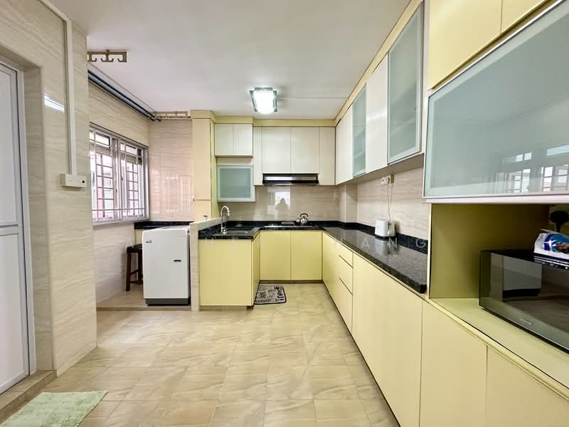 282 Choa Chu Kang Avenue 3 HDB Flat For Sale at S$ 780,000 | PropertyGuru Singapore - Kitchen