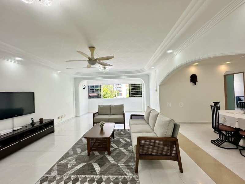 282 Choa Chu Kang Avenue 3 HDB Flat For Sale at S$ 780,000 | PropertyGuru Singapore - Living Room