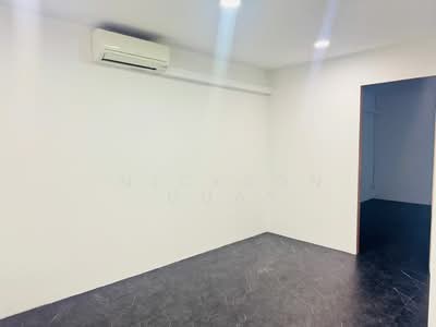 For Rent - HUGE Master bedroom w/ ensuite toilet for rent! IMMEDIATE MOVE IN