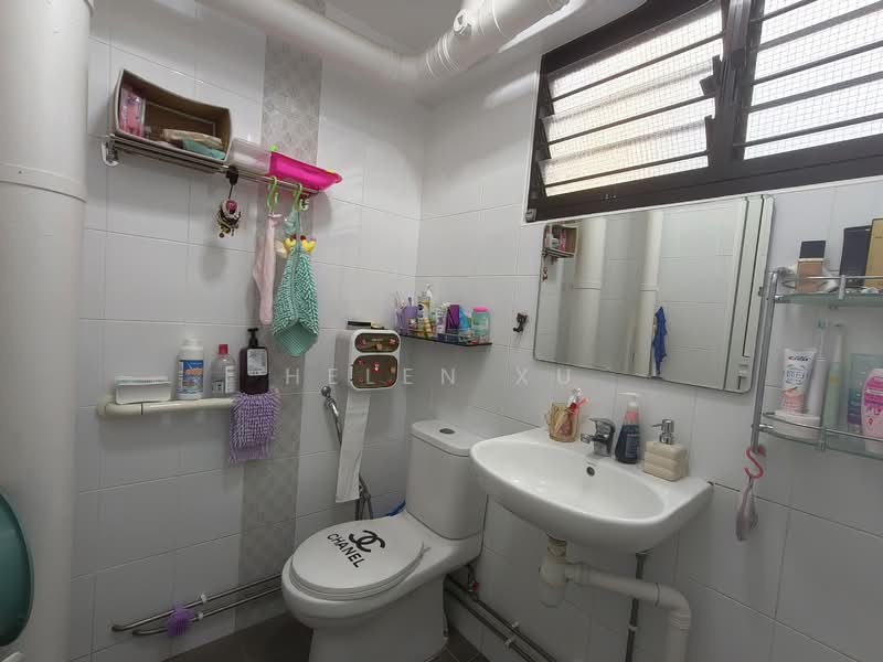 107 Bukit Batok West Avenue 6, 107 Bukit Batok West Avenue 6, Room Rental, 170 sqft, HDB Flat For Rent, by Helen Xu, 500076334 - Bathroom - PropertyGuru.com.sg