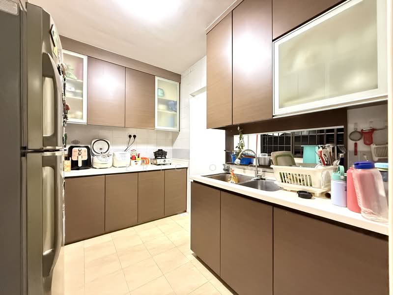 522 Woodlands Drive 14 HDB Flat For Sale at S$ 600,000 | PropertyGuru Singapore - Kitchen
