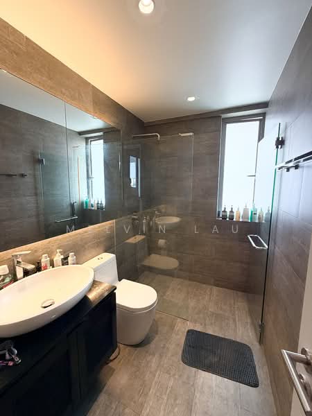 The Trumps Condominium For Sale at S$ 2,180,000 | PropertyGuru Singapore - Bathroom