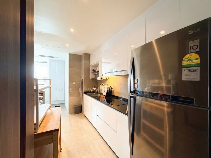 The Trumps Condominium For Sale at S$ 2,180,000 | PropertyGuru Singapore - Kitchen