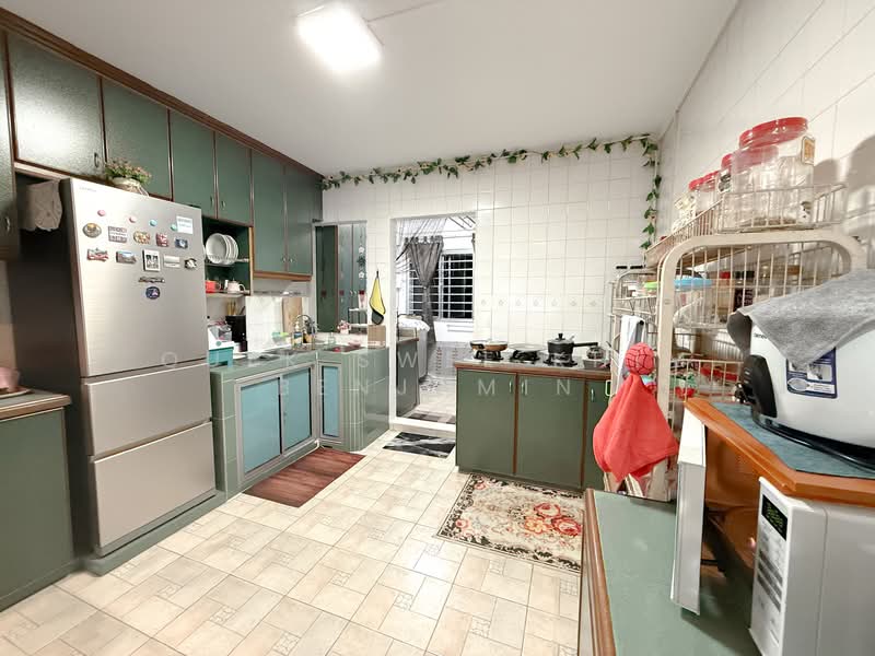 845 Jurong West Street 81, 845 Jurong West Street 81, 3 Bedrooms, 1,163 sqft, HDB Flat For Rent, by Quek Swee Khim Benjamin, 500076369 - Kitchen - PropertyGuru.com.sg