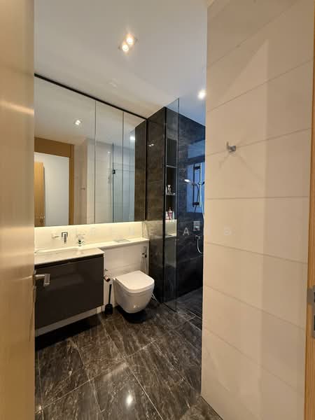 Cairnhill 16 Condominium For Sale at S$ 2,280,000 | PropertyGuru Singapore - Bathroom