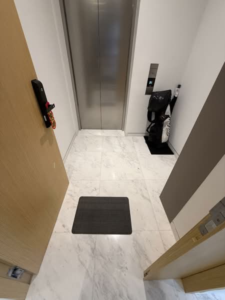 Cairnhill 16 Condominium For Sale at S$ 2,280,000 | PropertyGuru Singapore - Entrance