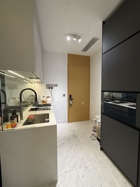 Cairnhill 16 Condominium For Sale at S$ 2,280,000 | PropertyGuru Singapore - Kitchen