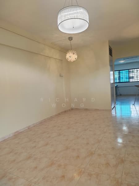 228 Yishun Street 21 HDB Flat For Sale at S$ 468,000 | PropertyGuru Singapore - Interior