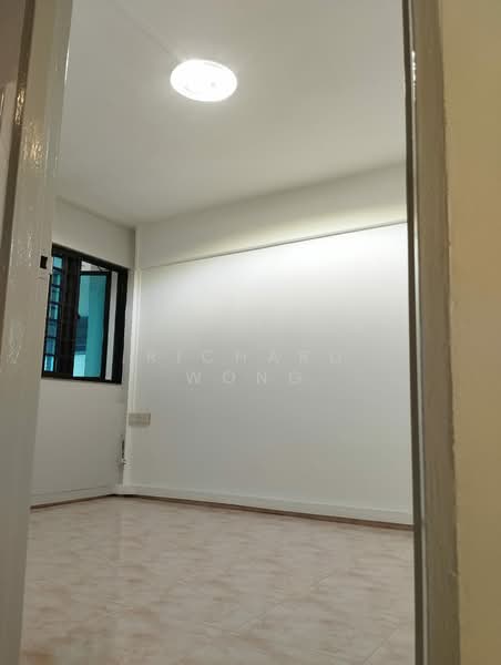 228 Yishun Street 21 HDB Flat For Sale at S$ 468,000 | PropertyGuru Singapore - Interior