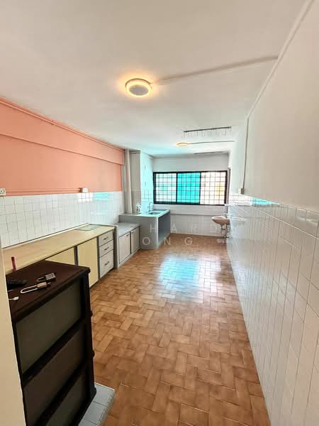 228 Yishun Street 21, 228 Yishun Street 21, 2 Bedrooms, 721 sqft, HDB Flat For Sale, by Richard Wong, 500076377 - Kitchen - PropertyGuru.com.sg