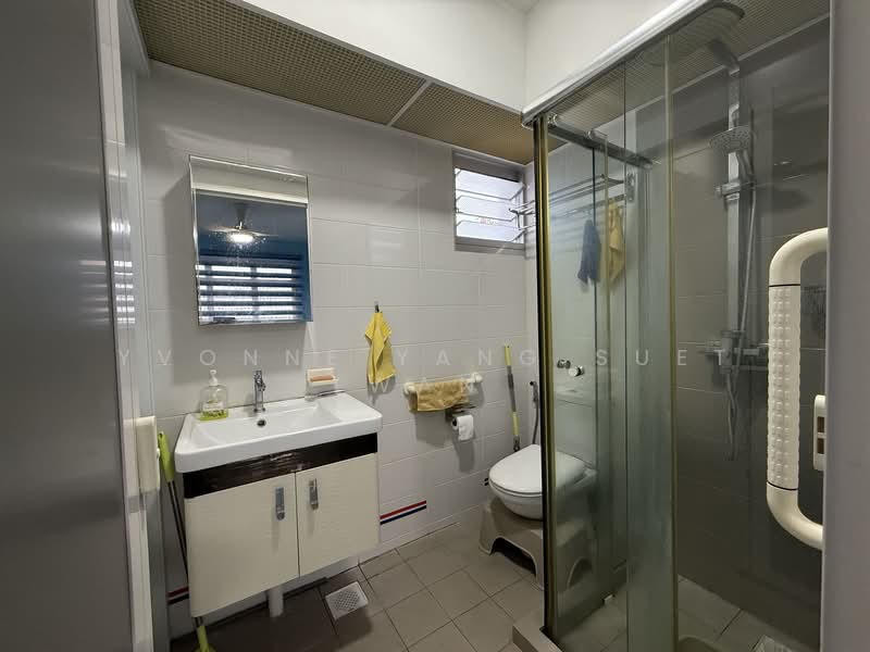 220C Sumang Lane HDB Flat For Sale at S$ 588,000 | PropertyGuru Singapore - Bathroom