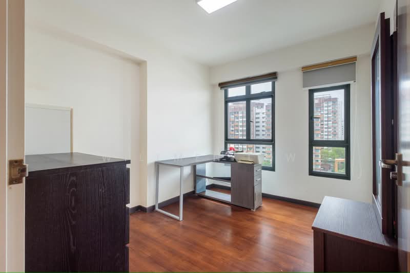 684D Edgedale Plains HDB Flat For Sale at S$ 720,000 | PropertyGuru Singapore - Study
