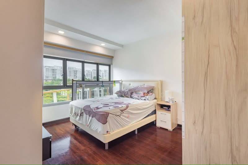 684D Edgedale Plains HDB Flat For Sale at S$ 720,000 | PropertyGuru Singapore - Bedroom