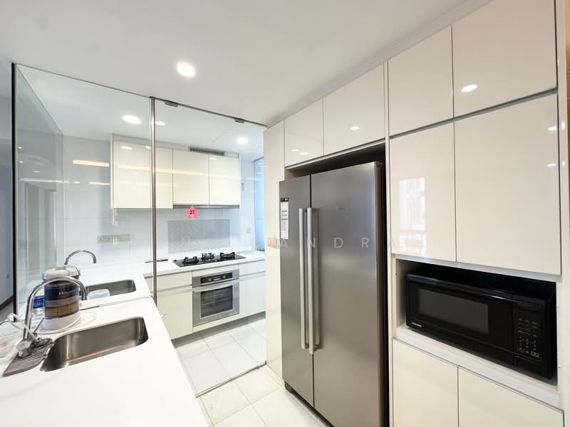 Vista Residences, 26 Jalan Datoh, 3 Bedrooms, 1,206 sqft, Condominium For Rent, by Eni Candra, 500076402 - Kitchen - PropertyGuru.com.sg