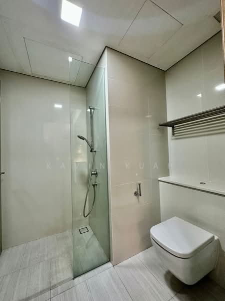 Lakeville Condominium For Sale at S$ 1,099,999 | PropertyGuru Singapore - Bathroom