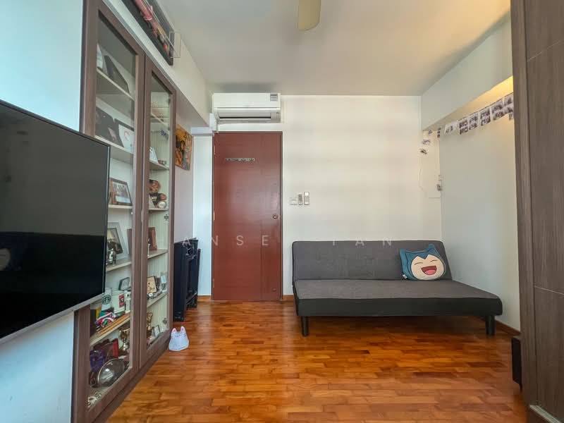 28C Dover Crescent, 28C Dover Crescent, 3 Bedrooms, 1,022 sqft, HDB Flat For Rent, by Hansel Tan, 500076417 - Living Room - PropertyGuru.com.sg