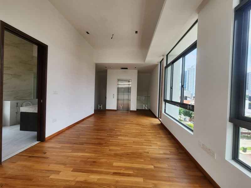 East Coast Avenue, , 5 Bedrooms, 5,882 sqft, Corner Terrace For Rent, by Sarah Yan Loh, 500076423 - Interior - PropertyGuru.com.sg