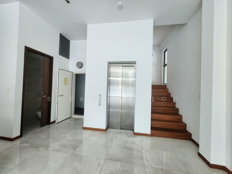 East Coast Avenue, , 5 Bedrooms, 5,882 sqft, Corner Terrace For Rent, by Sarah Yan Loh, 500076423 - Entrance - PropertyGuru.com.sg