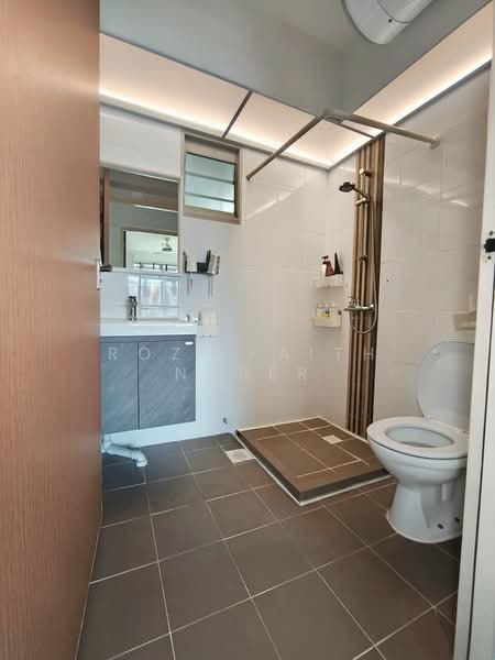 665C Punggol Drive HDB Flat For Sale at S$ 749,000 | PropertyGuru Singapore - Bathroom