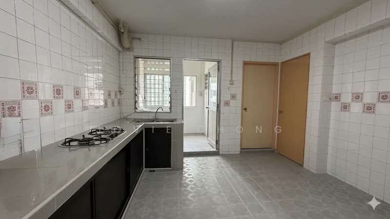 6 Boon Keng Road HDB Flat For Sale at S$ 930,000 | PropertyGuru Singapore - Kitchen
