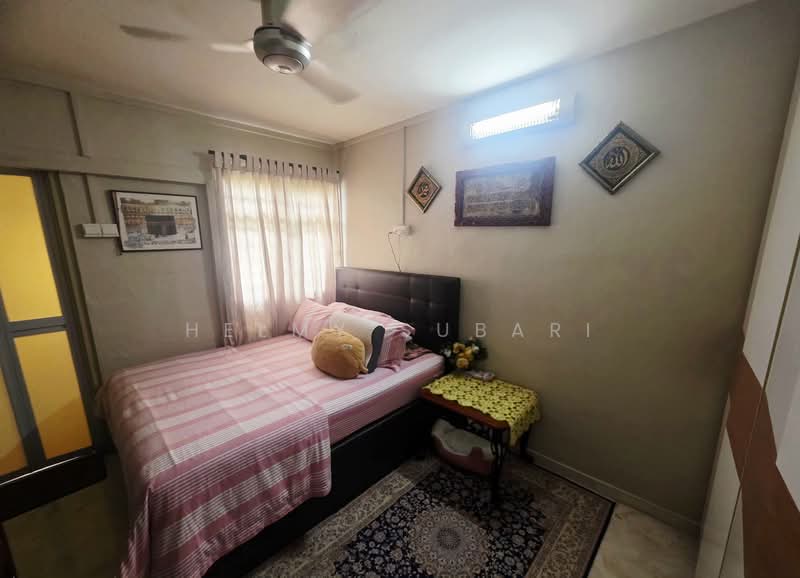 130 Ang Mo Kio Avenue 3 HDB Flat For Sale at S$ 480,000 | PropertyGuru Singapore - Bedroom