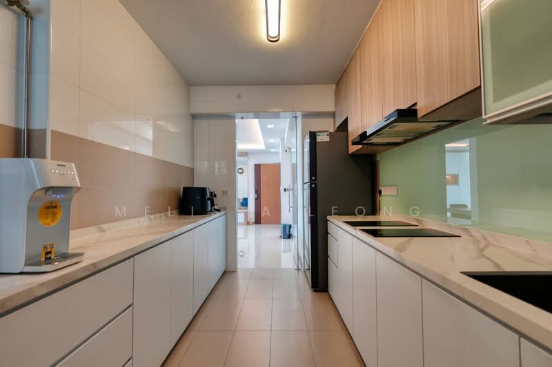 450C Bukit Batok West Avenue 6 HDB Flat For Sale at S$ 868,000 | PropertyGuru Singapore - Kitchen