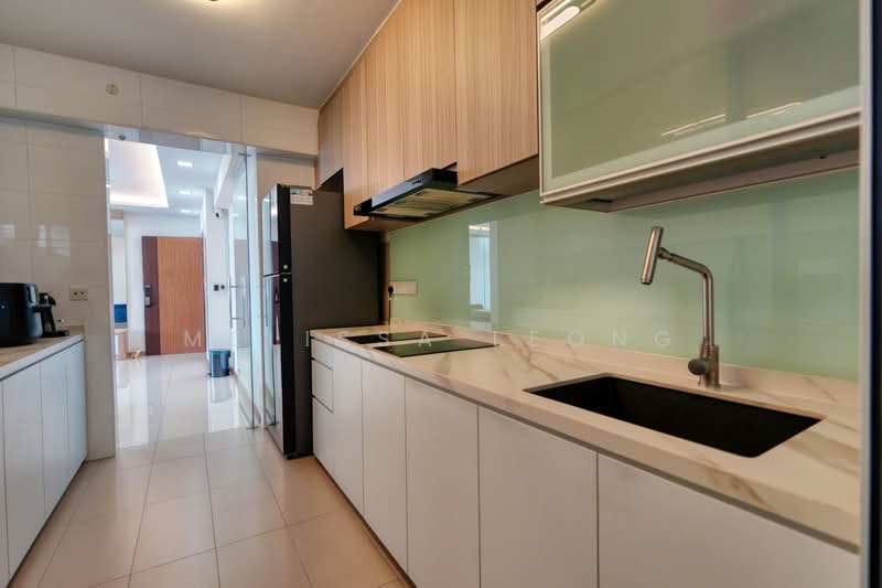 450C Bukit Batok West Avenue 6 HDB Flat For Sale at S$ 868,000 | PropertyGuru Singapore - Kitchen