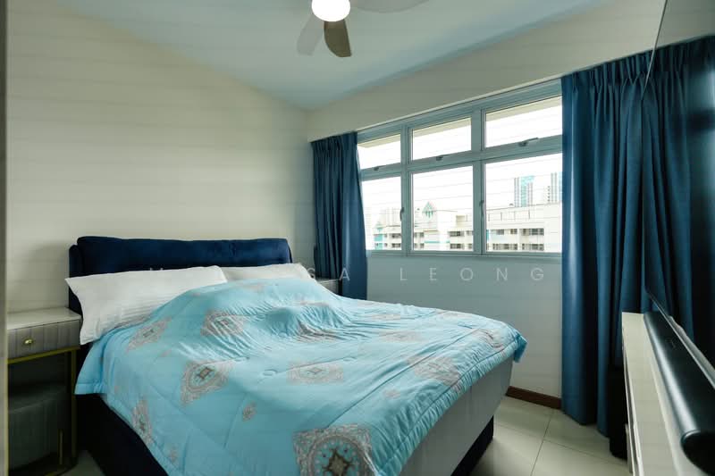 450C Bukit Batok West Avenue 6 HDB Flat For Sale at S$ 868,000 | PropertyGuru Singapore - Master Bedroom