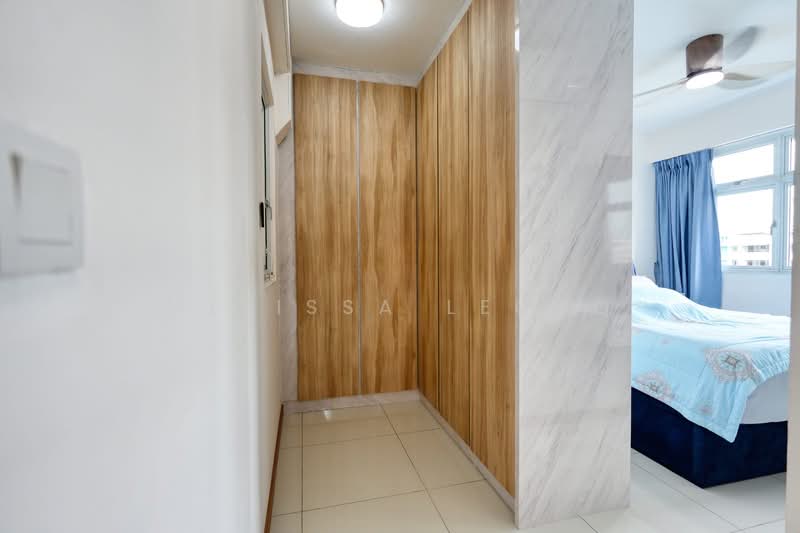 450C Bukit Batok West Avenue 6 HDB Flat For Sale at S$ 868,000 | PropertyGuru Singapore - Master Bedroom