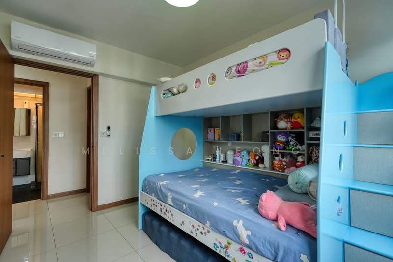 450C Bukit Batok West Avenue 6 HDB Flat For Sale at S$ 868,000 | PropertyGuru Singapore - Common Bedroom