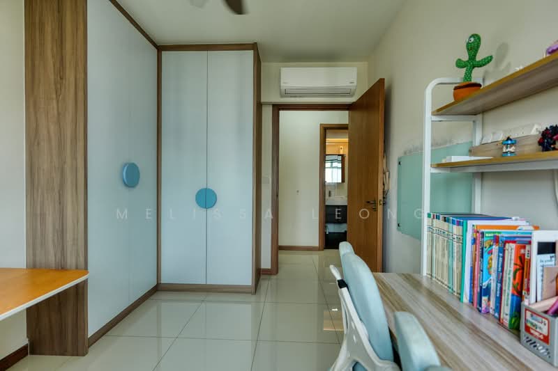 450C Bukit Batok West Avenue 6 HDB Flat For Sale at S$ 868,000 | PropertyGuru Singapore - Common Bedroom
