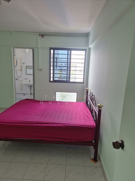 646 Yishun Street 61, 646 Yishun Street 61, 3 Bedrooms, 904 sqft, HDB Flat For Rent, by Taufik Hussein, 500076456 - Bedroom - PropertyGuru.com.sg