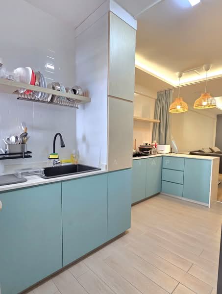 2 Lorong Lew Lian HDB Flat For Sale at S$ 520,000 | PropertyGuru Singapore - Kitchen