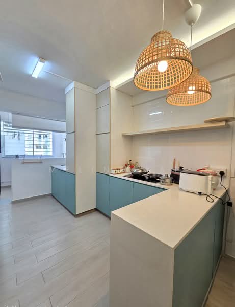 2 Lorong Lew Lian HDB Flat For Sale at S$ 520,000 | PropertyGuru Singapore - Kitchen