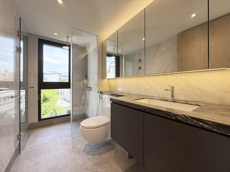 ⭐️RARE BRAND NEW PAIR SEMI-Ds @ FERNHILL! 1KM TO SCGS (PRIMARY) & MINS WALK TO STEVENS MRT!⭐️ Semi-Detached House For Sale at S$ 14,680,000 | PropertyGuru Singapore - Bathroom