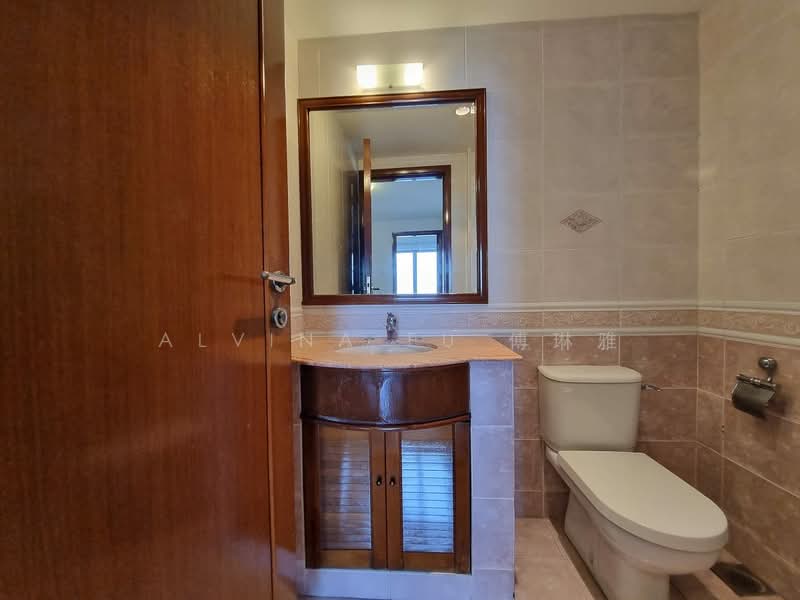 The Bayshore Condominium For Sale at S$ 1,889,000 | PropertyGuru Singapore - Bathroom