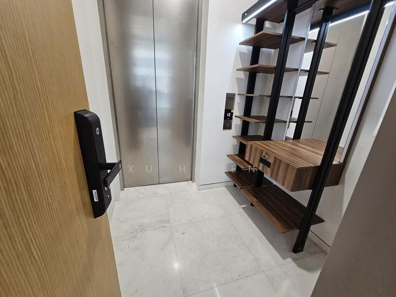 Cairnhill 16, 16 Cairnhill Rise, Orchard / River Valley, 2 Bedrooms, 775 sqft, Condominium For Rent, by Xu Helen, 500076477 - Entrance - PropertyGuru.com.sg