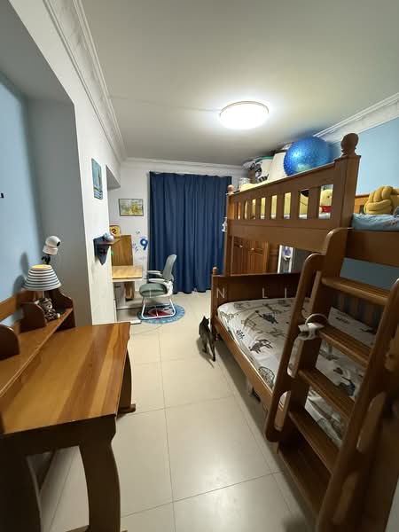 11 Lorong 8 Toa Payoh HDB Flat For Sale at S$ 980,000 | PropertyGuru Singapore - Bedroom