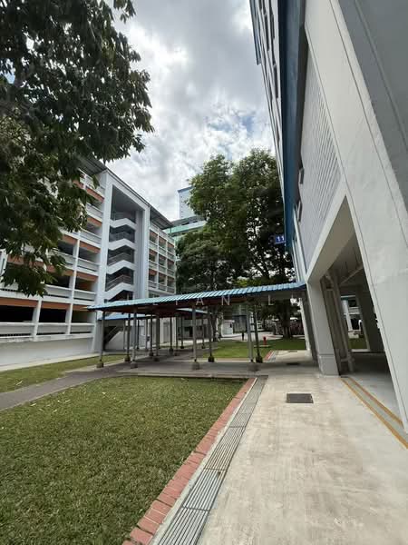 11 Lorong 8 Toa Payoh HDB Flat For Sale at S$ 980,000 | PropertyGuru Singapore - Exterior